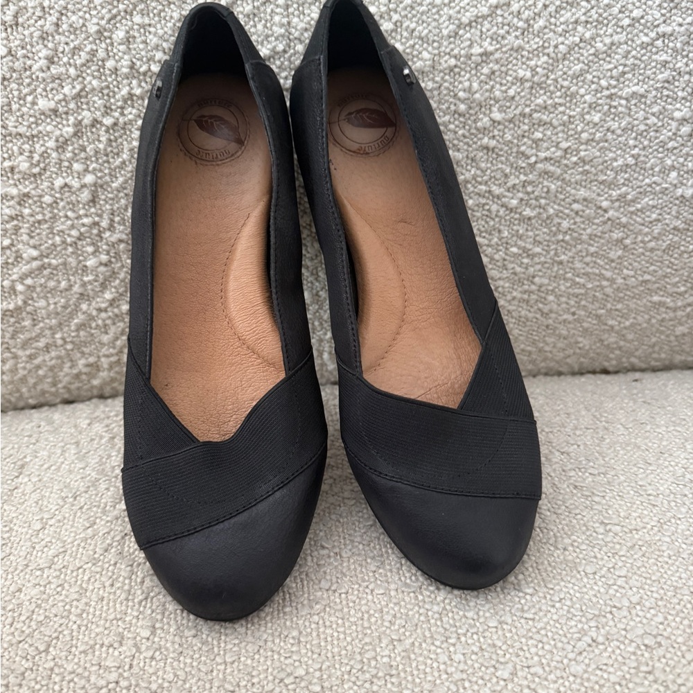 Nurture by Lamaze Black Flats
